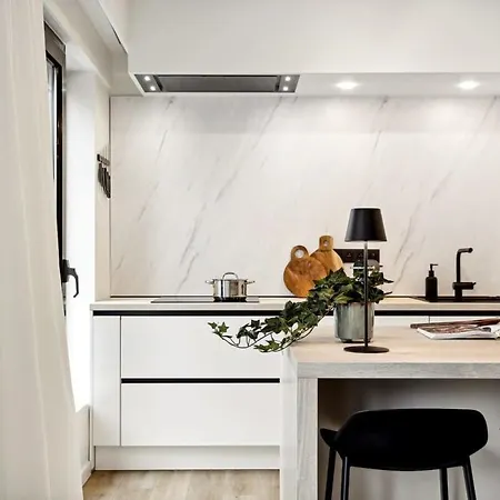 Fantastic And Centrally Located *