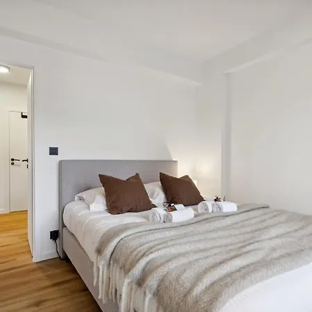 Fantastic And Centrally Located Apartment *