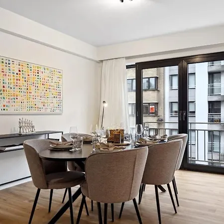 Fantastic And Centrally Located Apartment *