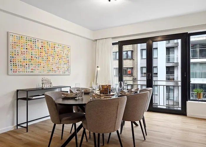 Fantastic And Centrally Located Apartment *