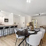 Fantastic And Centrally Located Apartment Ostend